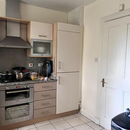 Private Room In Charming Detached House In Newington Edinburgh Bagian luar foto